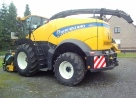 NEW HOLLAND FR 850 Ensileuse automotrice